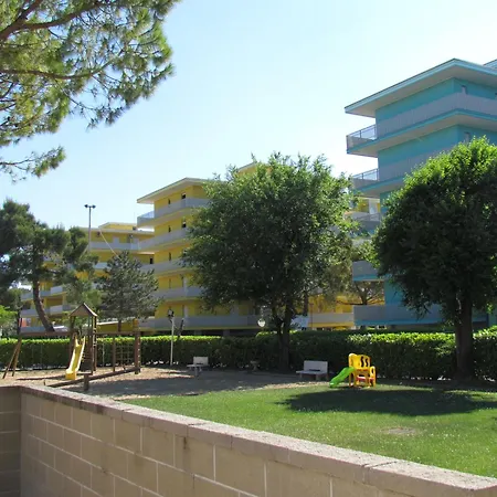Valbella House Апартаменти *